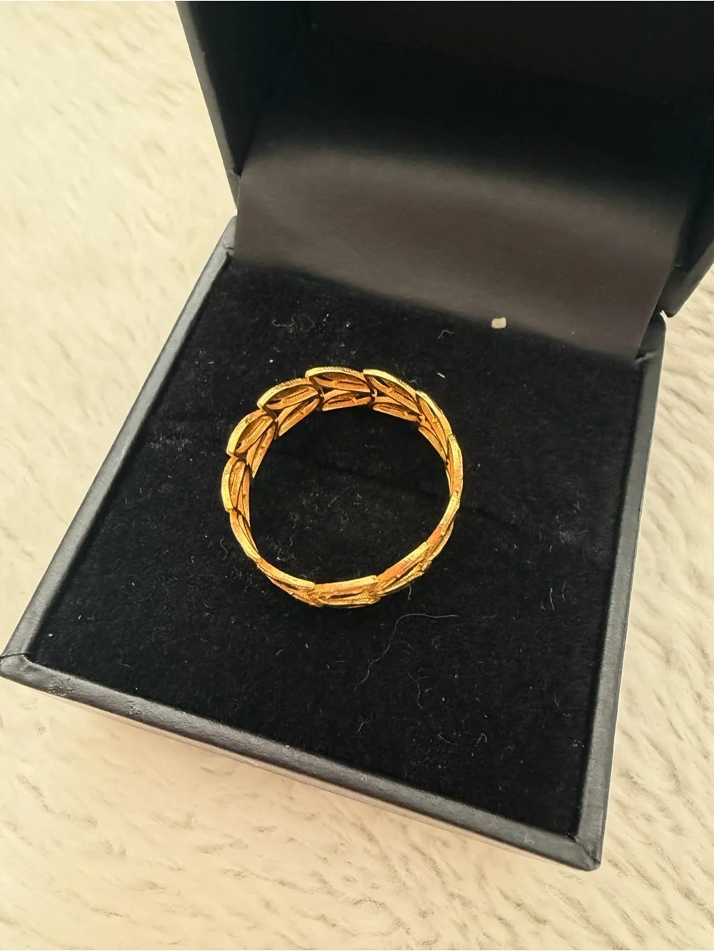 21k Saudi gold. Real gold. Gold Leaf Pattern Women's Ring. - Picture 2 of 3
